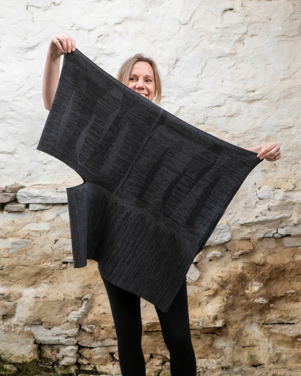 inklines long squint cape