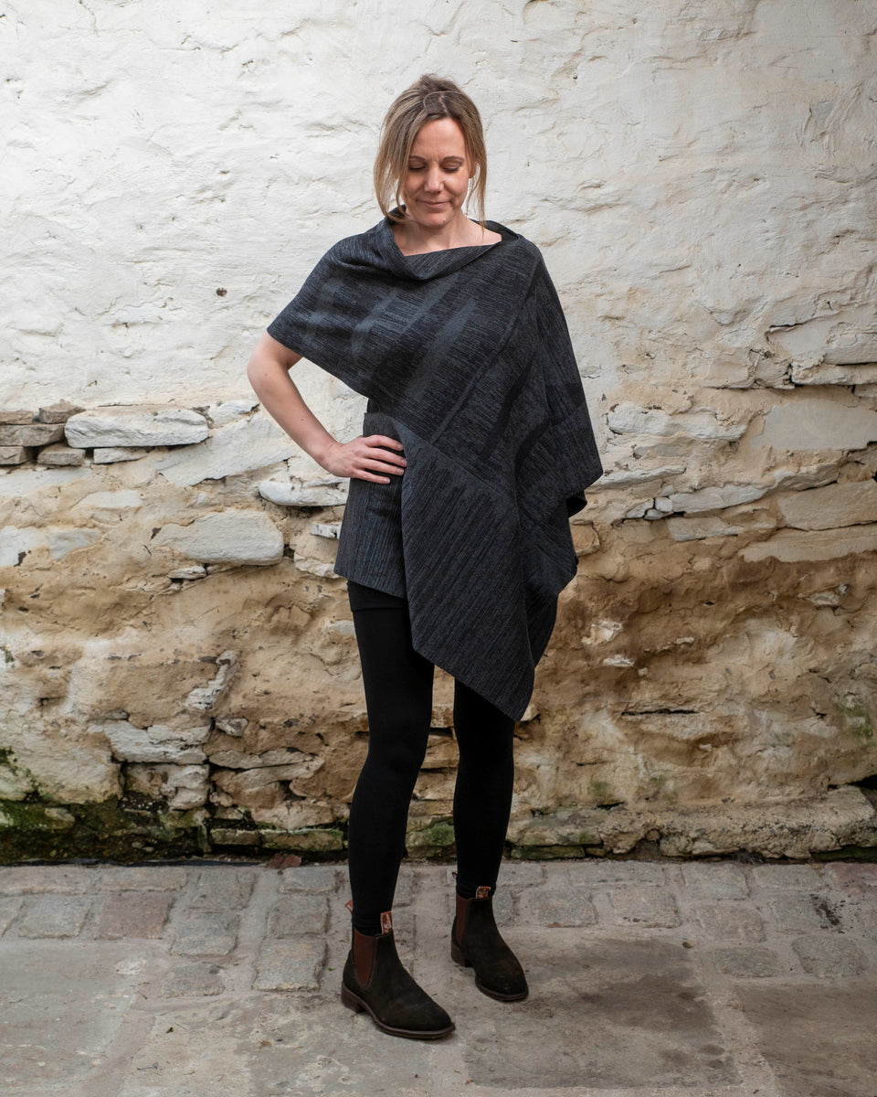 inklines long squint cape